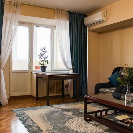 Apartamento Золотой Квадрат 60 Кв2 Almatý Exterior foto