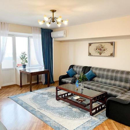 Apartamento Золотой Квадрат 60 Кв2 Almatý Exterior foto