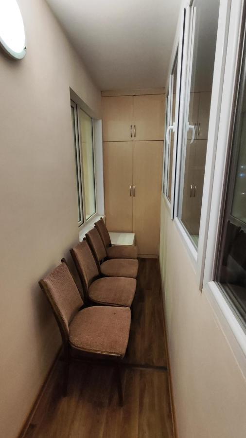 Apartamento Золотой Квадрат 60 Кв2 Almatý Exterior foto