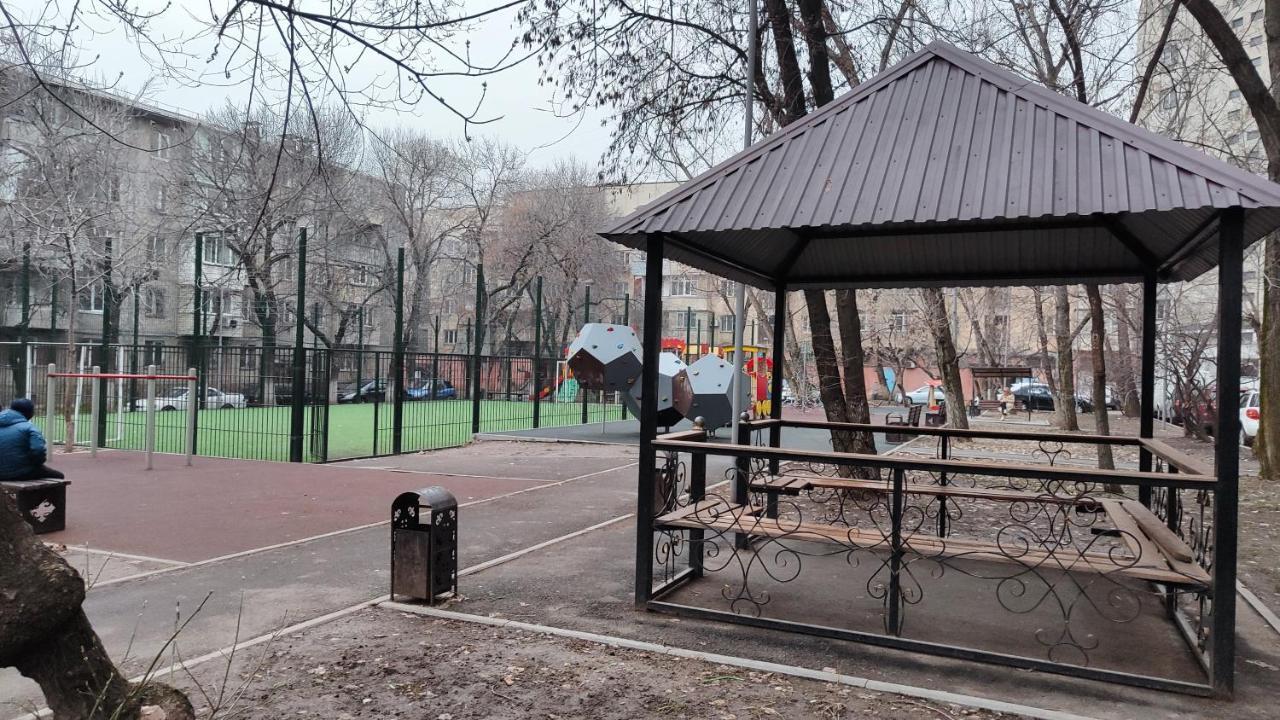 Apartamento Золотой Квадрат 60 Кв2 Almatý Exterior foto