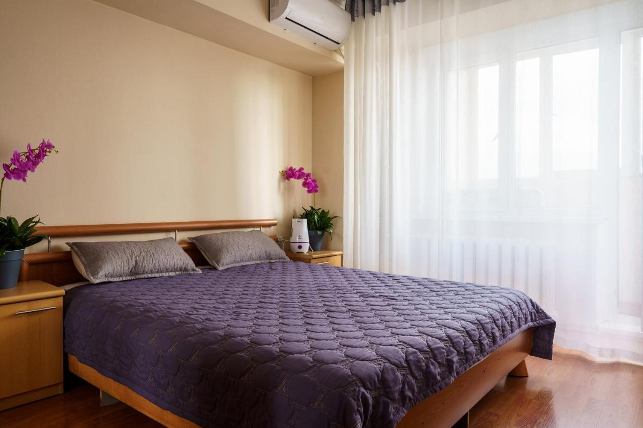 Apartamento Золотой Квадрат 60 Кв2 Almatý Exterior foto