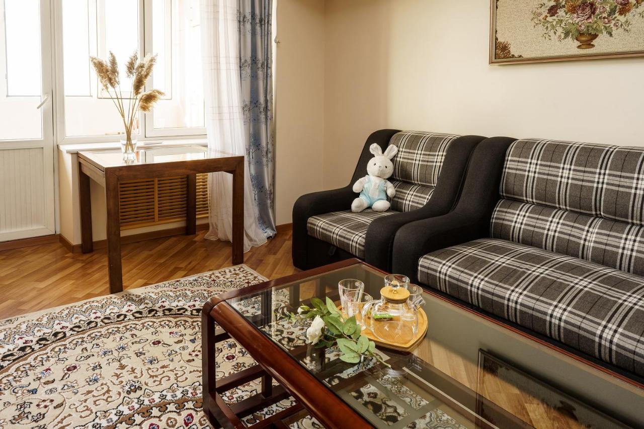 Apartamento Золотой Квадрат 60 Кв2 Almatý Exterior foto