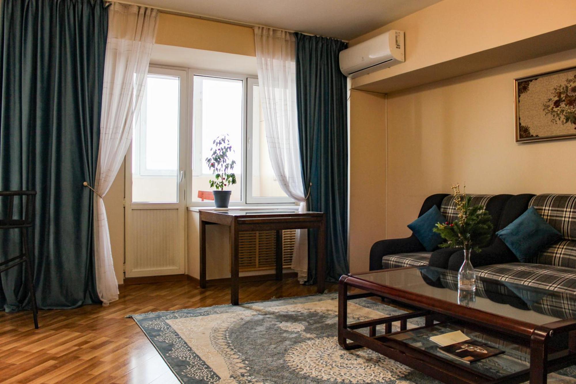 Apartamento Золотой Квадрат 60 Кв2 Almatý Exterior foto